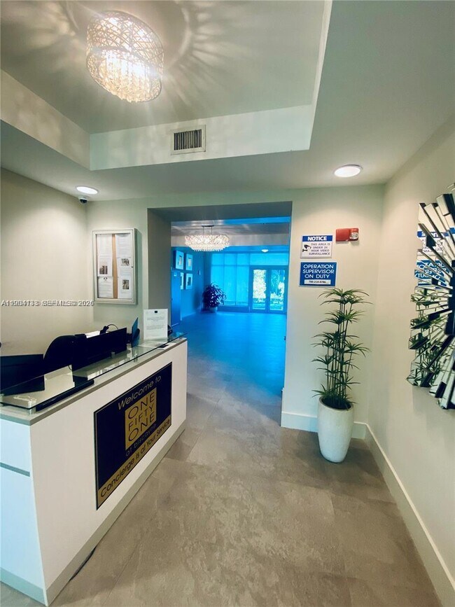 Building Photo - 14951 Royal Oaks Ln