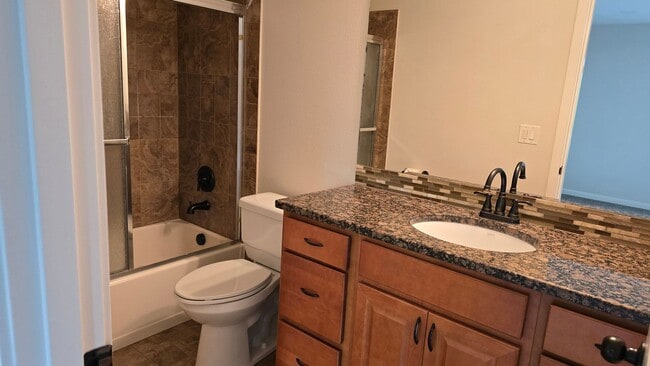 Building Photo - Spacious 3 Bedroom – Move-In Ready!