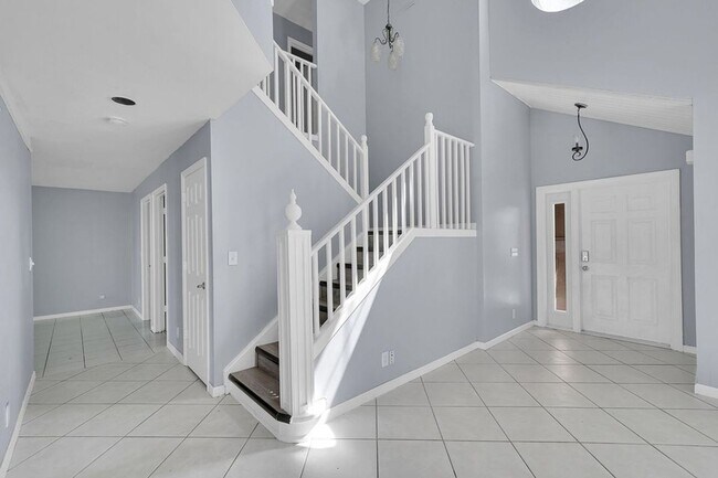 Building Photo - 2865 NW 68th Ln