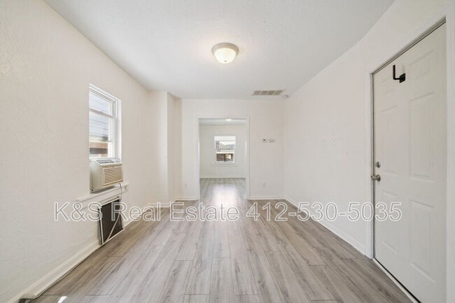 Building Photo - 545 Sixth Street - 3