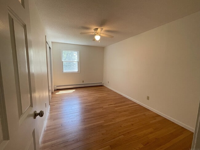 Building Photo - 132 Alder Ln