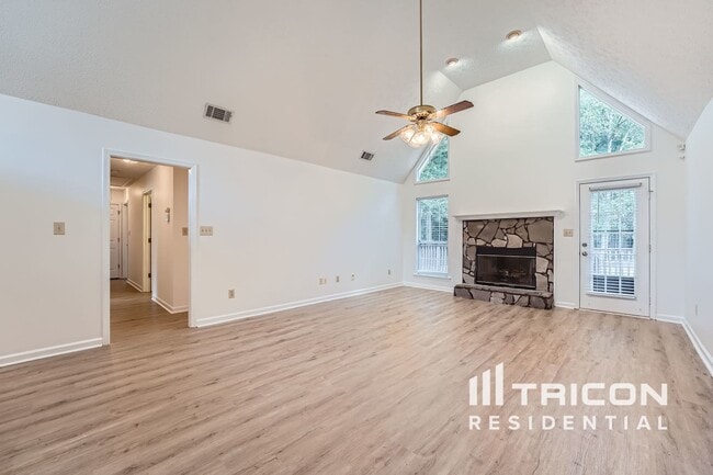 Building Photo - 145 Meadow Ridge Dr