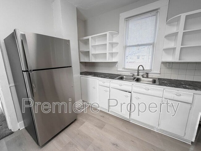 Building Photo - 141 N Home Ave