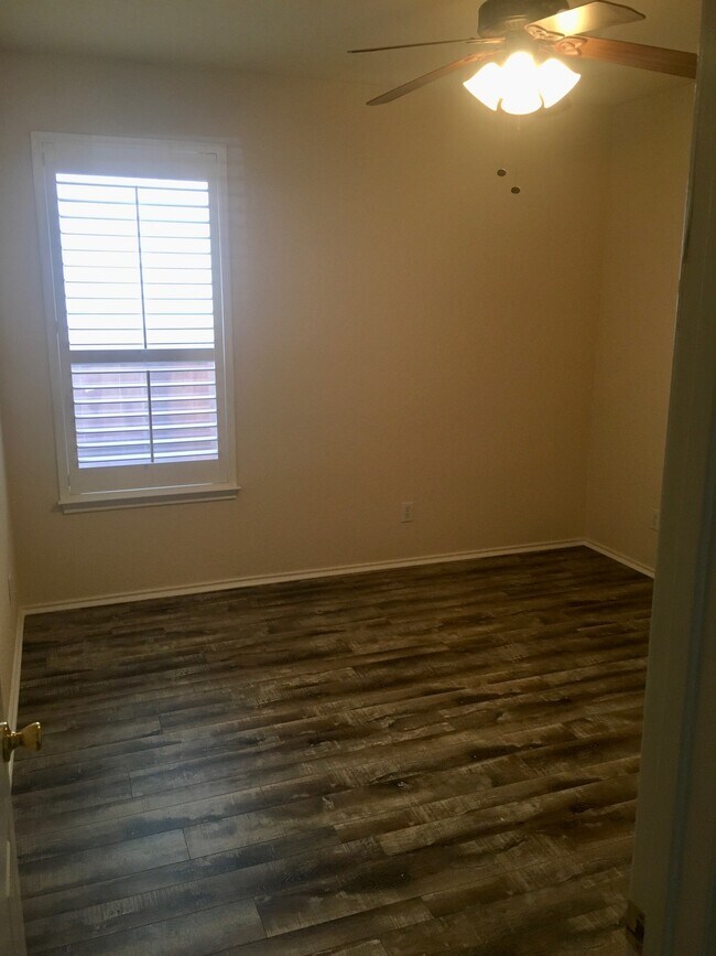 Building Photo - 24307 Alamosa Falls
