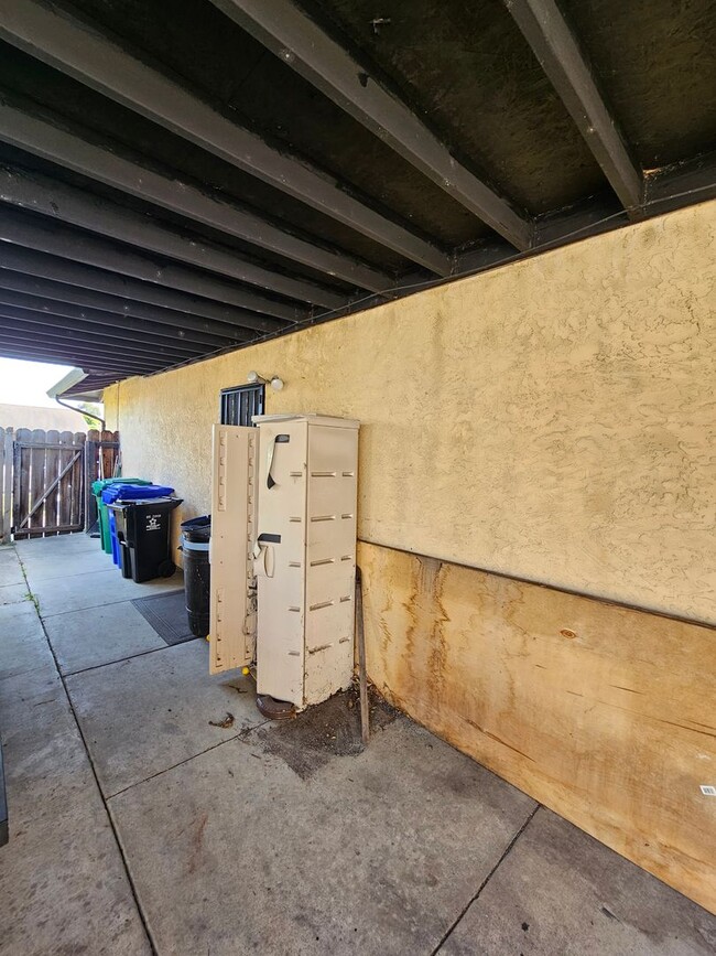 Building Photo - Spacious 4-Bedroom Home on the El Cerrito ...
