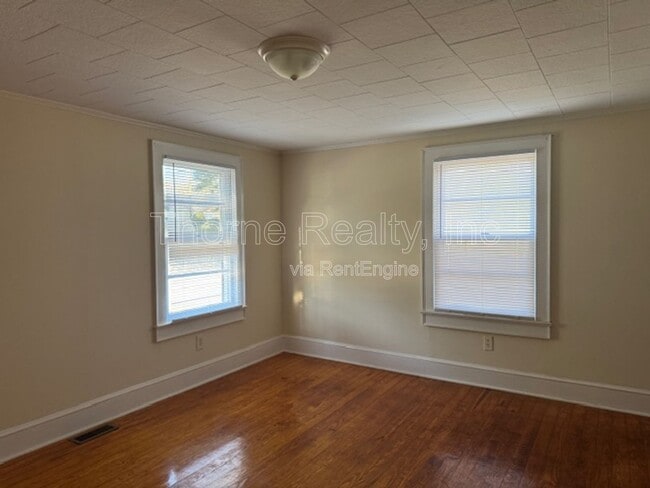 Building Photo - 940 Blandwood Ave