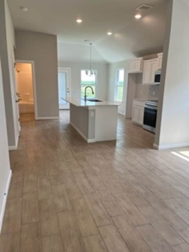 Building Photo - Enchanting New Home