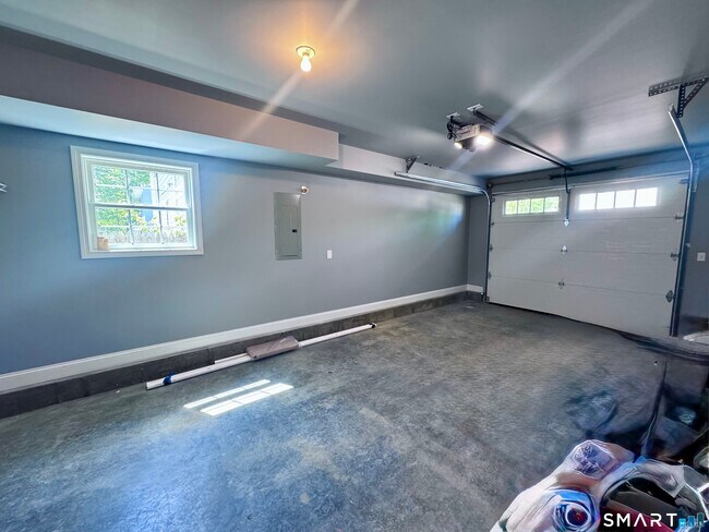 Building Photo - 44 Mettler St