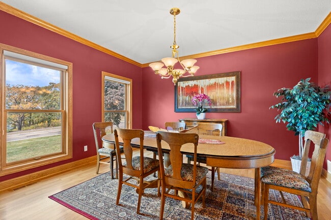 Building Photo - 1580 E Shore Dr