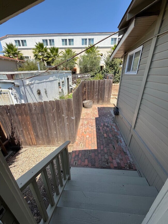 Building Photo - Quaint 2BD/1BA house in La Mesa Village available now for a 1-year lease!