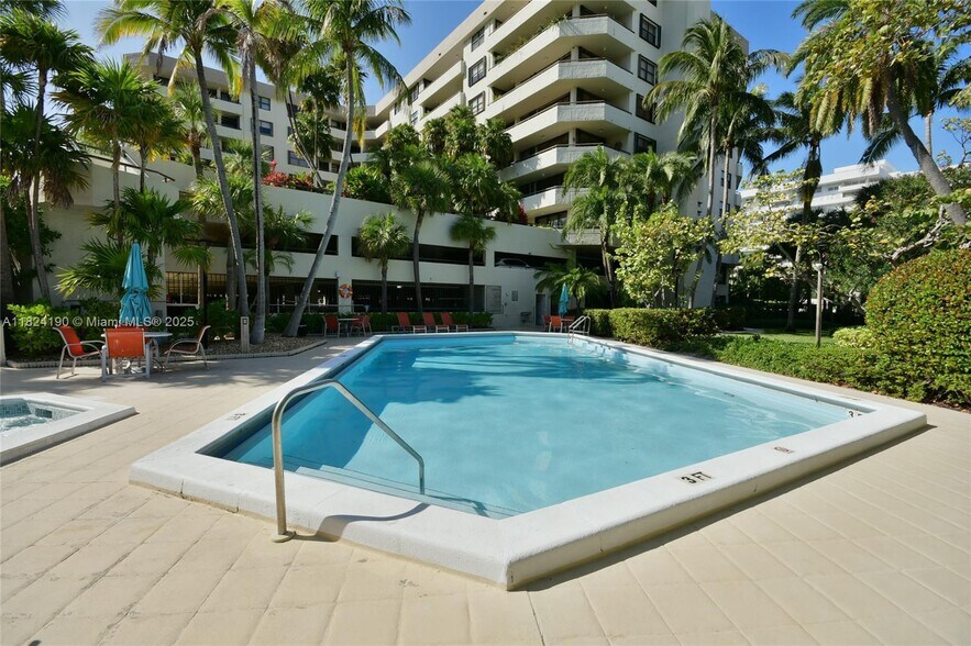 Building Photo - 170 Ocean Lane Dr