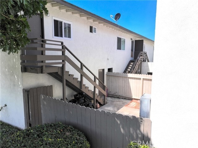 Building Photo - 11115 Slater Ave