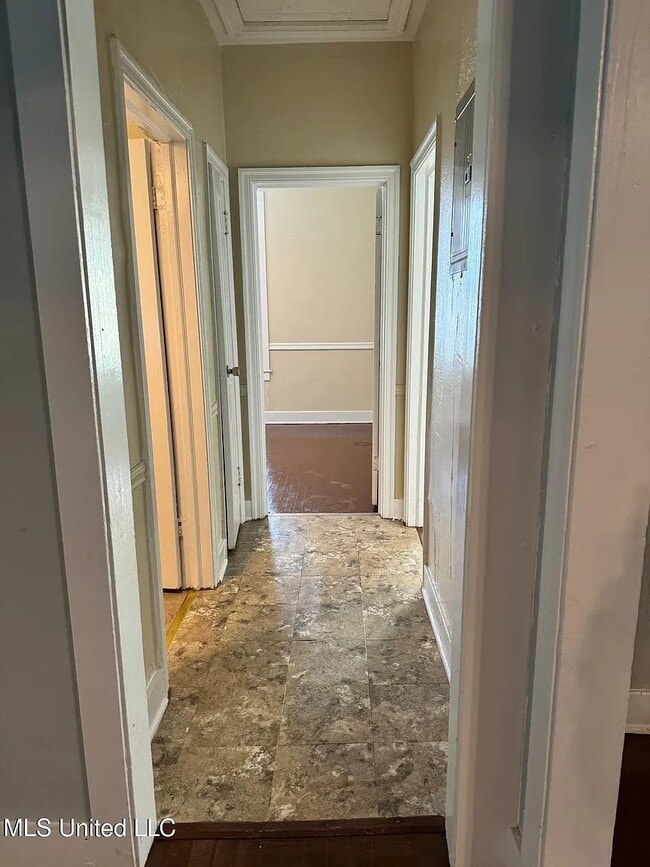 Building Photo - 131 Grandview Cir