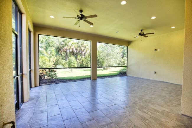 Building Photo - Annual Unfurnished Single-Family Home located in Bellacina at Casey Key with Resort-like Amenities!