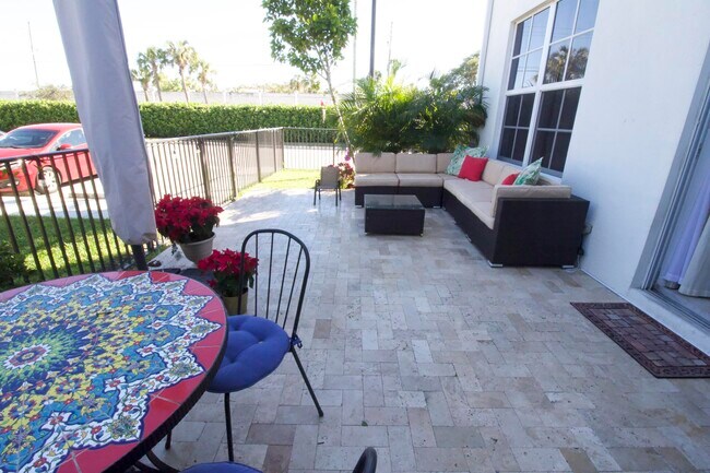 Building Photo - 4616 Tara Cove Way