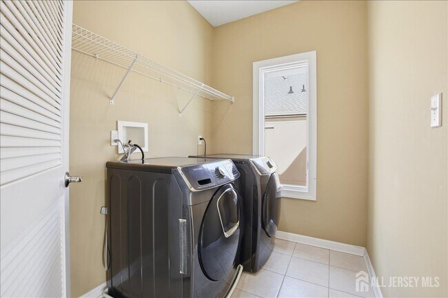 Building Photo - 86 Davinci Dr