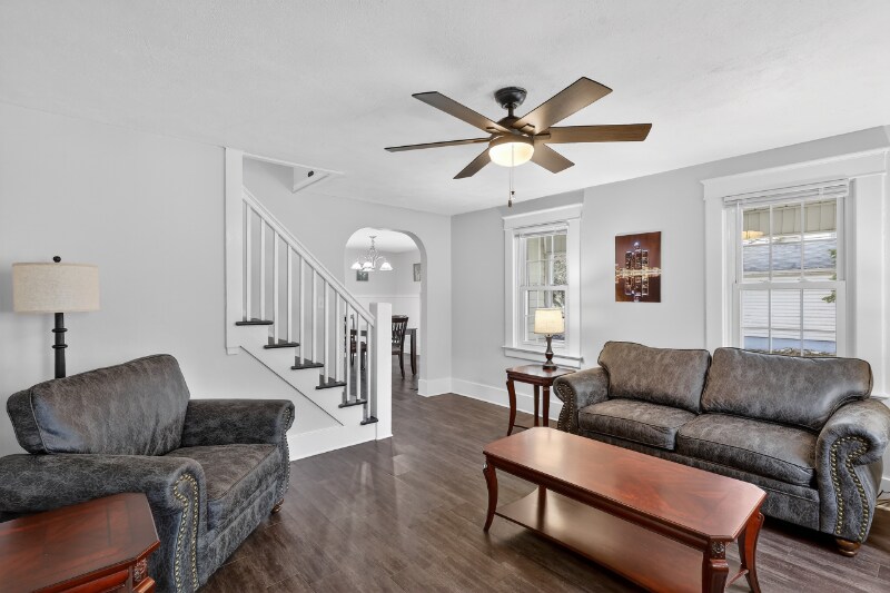 Building Photo - 430 N Linden St