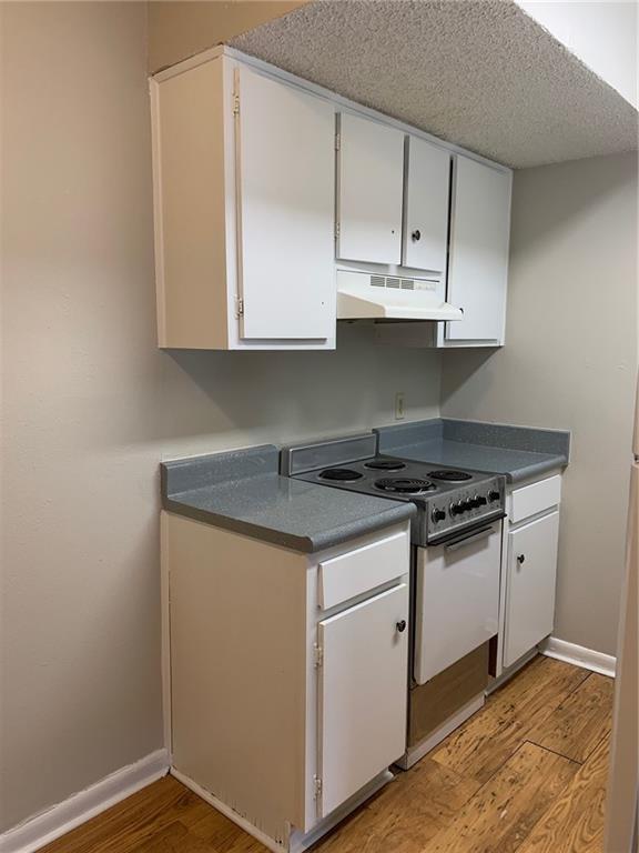 Building Photo - 303 W 40th St