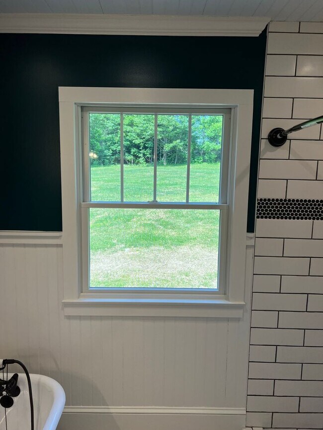 Building Photo - "Character Revived" Etowah Home and Guest House