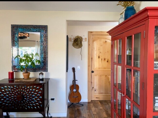 Building Photo - **Jacksonville Gem in the Historic Distric...
