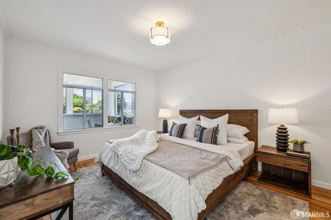 Building Photo - 845 44th Ave