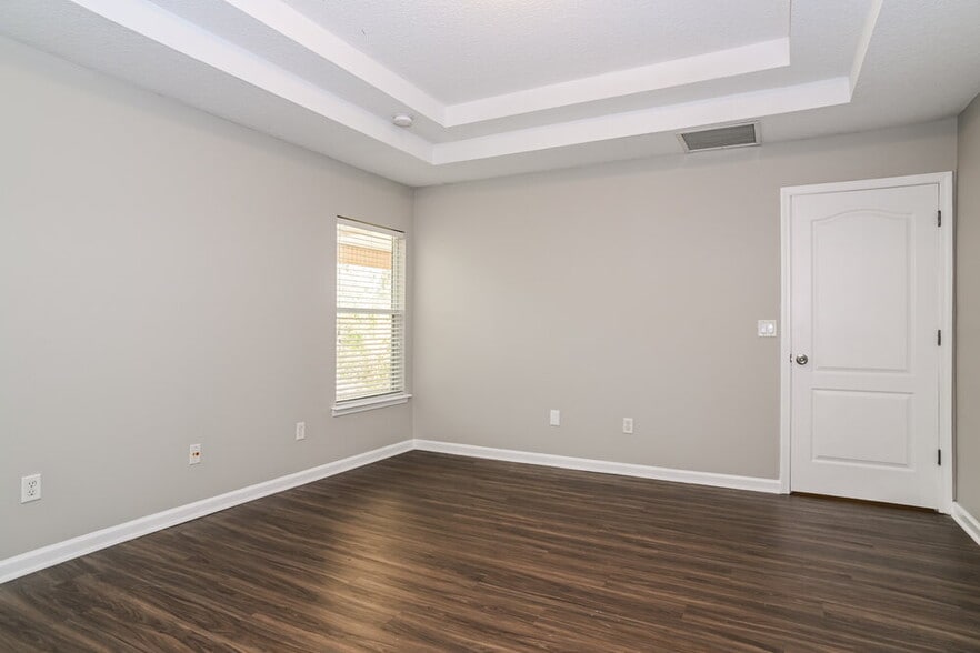 Building Photo - 9968 Rose Creek Ct