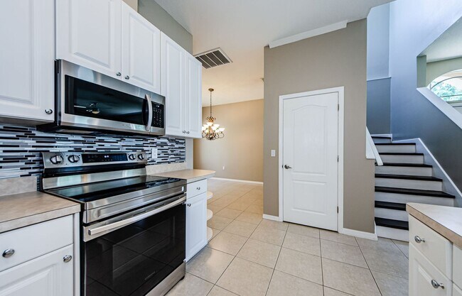 Building Photo - Beautiful town house in Trinity