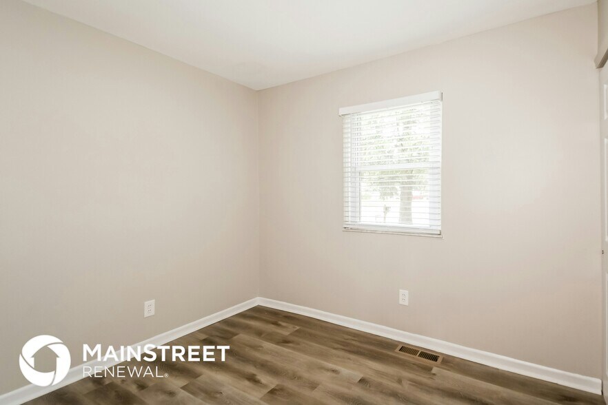 Building Photo - 1126 Airglades Dr