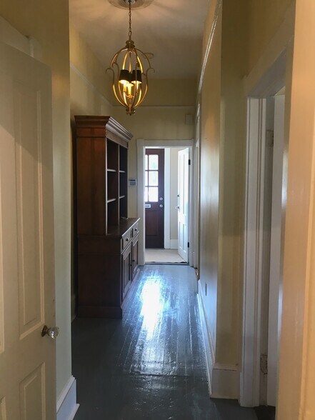 Building Photo - 2401 Habersham St