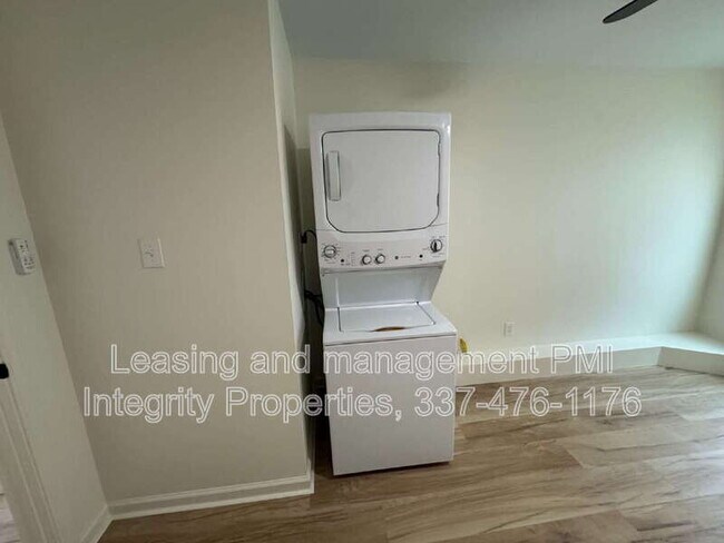 Building Photo - 105 Meaux Blvd