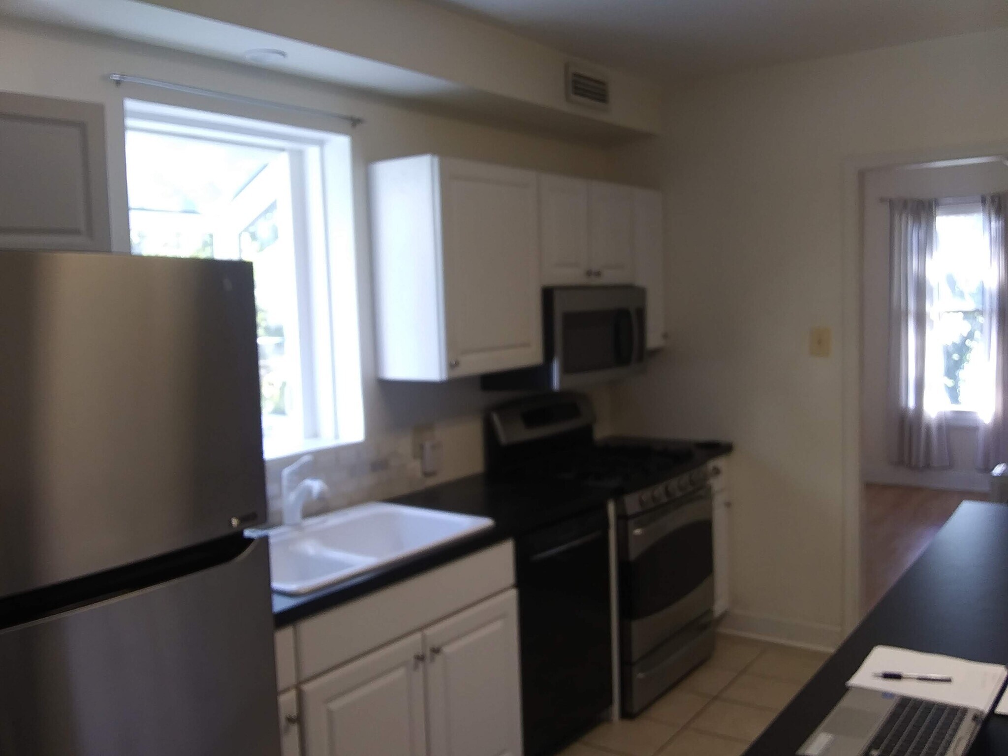 kitchen - 1347 Clipper Heights Ave