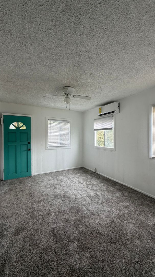 Building Photo - 3621-3623 Eugene Place