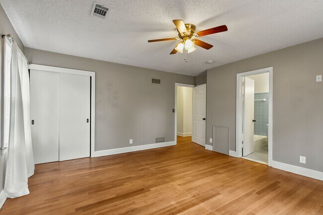 Building Photo - Druid Hills Charmer Available NOW!