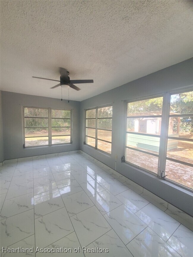 Building Photo - 3526 King Dr