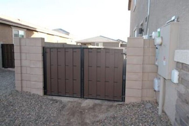 Building Photo - STUNNING 4-Bedroom + Den Home in Gladden Farms!!!!! SOLAR PANELS!!!