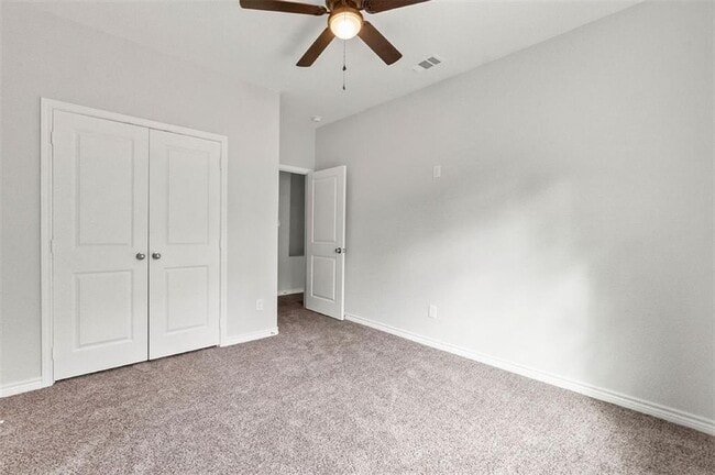 Building Photo - 15898 Chestnut Dr