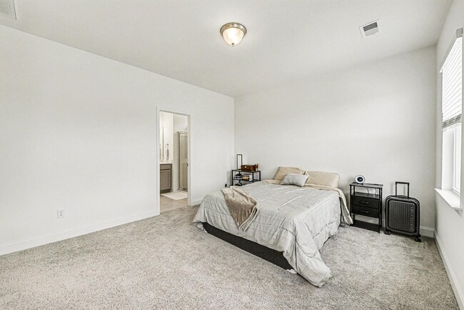 Building Photo - 153 Hawthorne Landing Dr