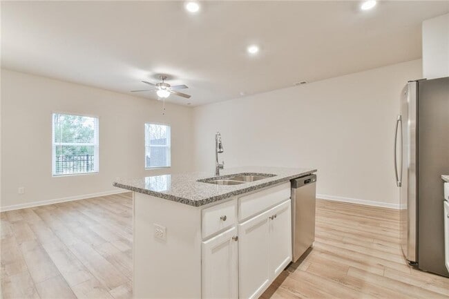 Building Photo - 4541 Bishops Ln