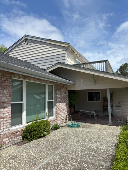 Building Photo - 115 Medinah Pl