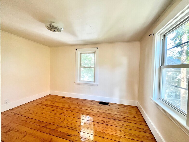 Building Photo - 7 Griggs Pl