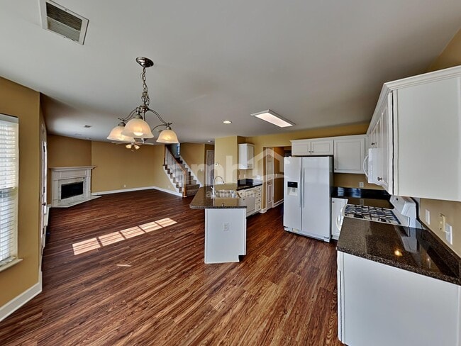 Building Photo - 104 Lance Park Cir