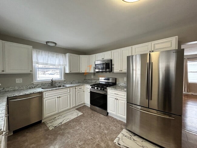 Building Photo - 758 Hope St