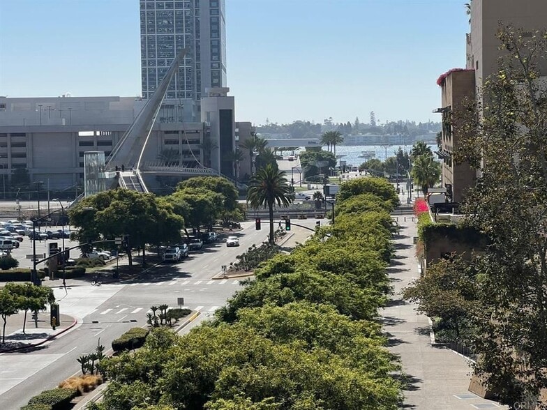 Building Photo - 206 Park Blvd