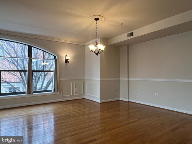 Building Photo - 485 Harbor Side St