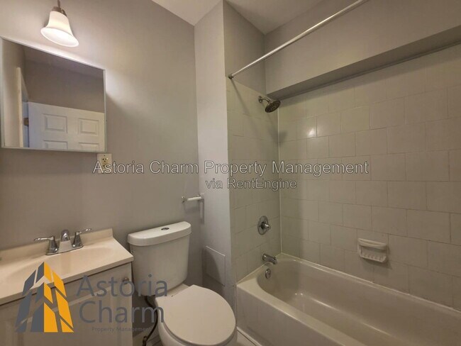 Building Photo - 1726 Darley Ave