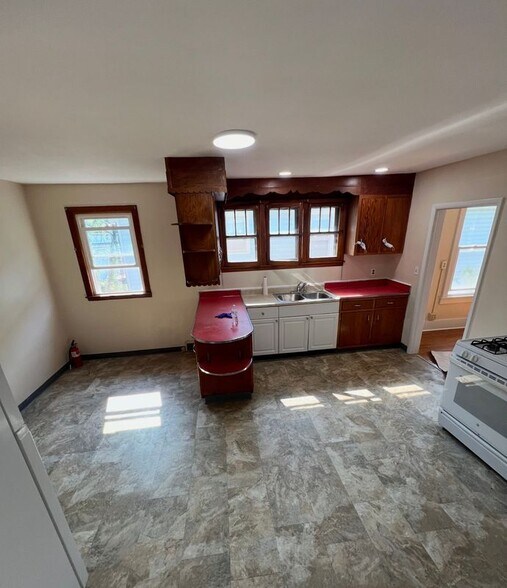 Building Photo - 808 Waverly Pl