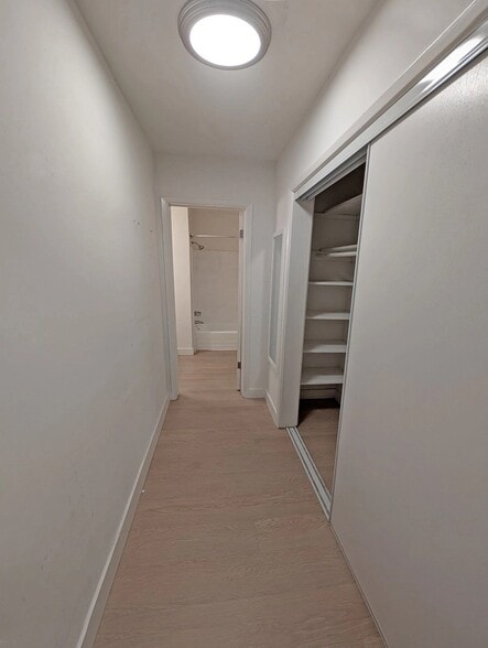 Building Photo - 225 Montana Ave