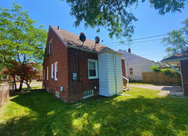 Building Photo - 19311 Waltham St