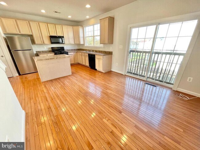 Building Photo - 8090 Whispering Wind Ln