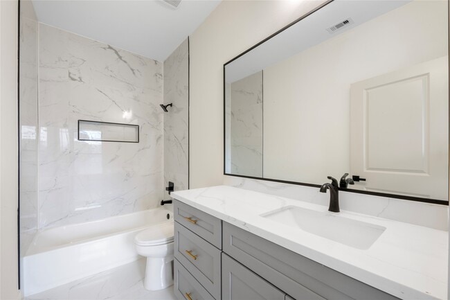 Building Photo - 1113 Danube St